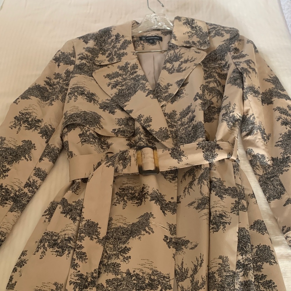 INC International Concepts gorgeous toile trench coat! Perfect over everything!
